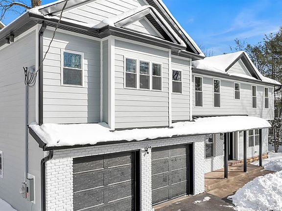 2nd image of 368 Knickerbocker Rd