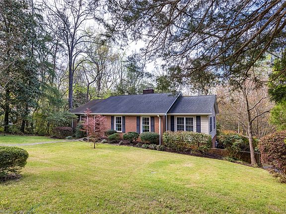 2nd image of 102 Cherokee Rd