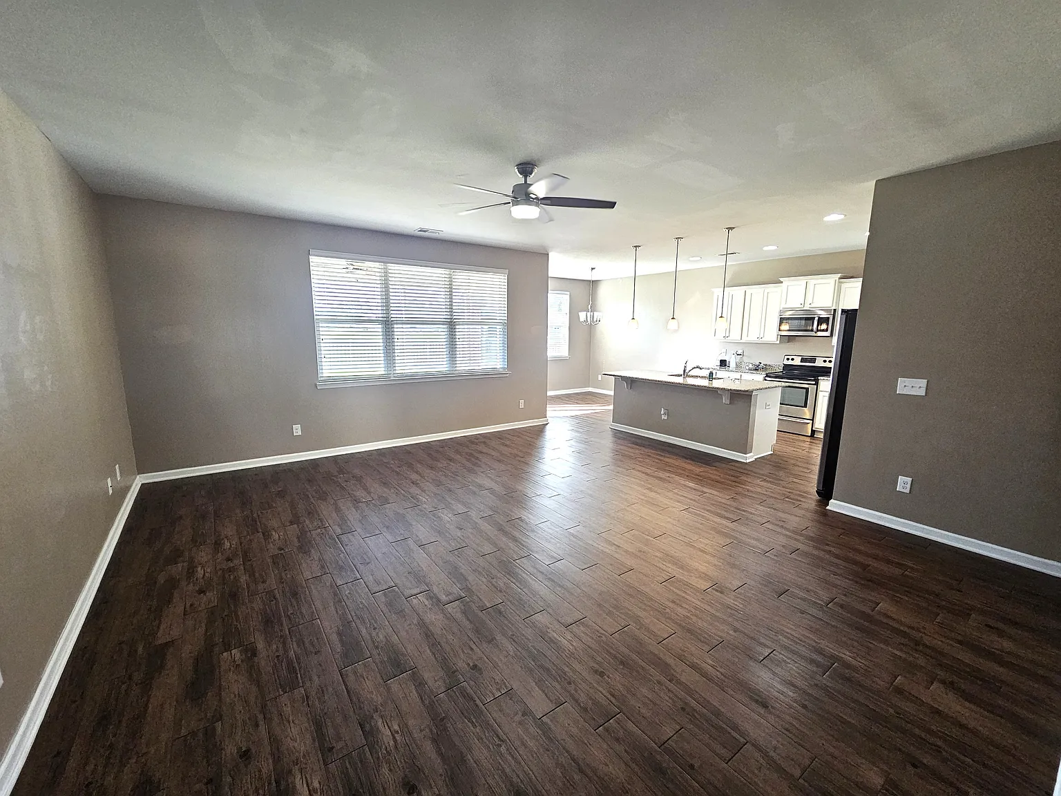 3 bed, 1734 sqft, $2,095 — Photo 4