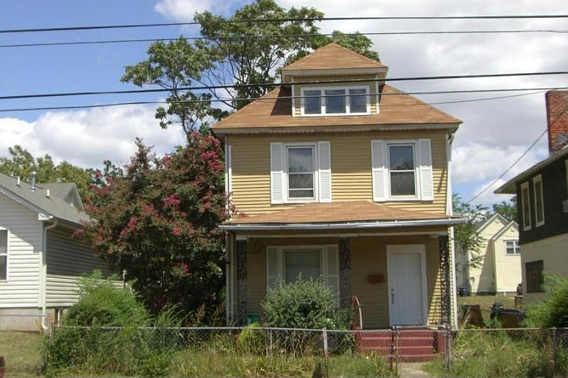 2nd image of 1125 Loudon Ave NW