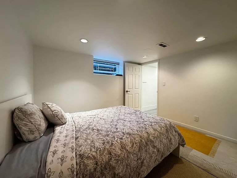 268 Holyrood Rd — Photo 5