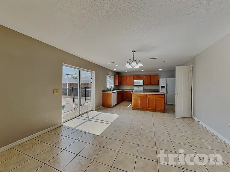 10432 Boyette Creek Blvd — Photo 4