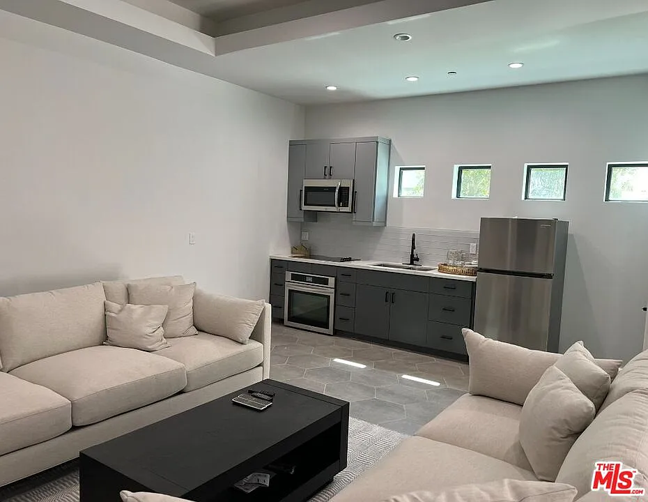 5 bed, 4.5 bath, $19,500 — Photo 4