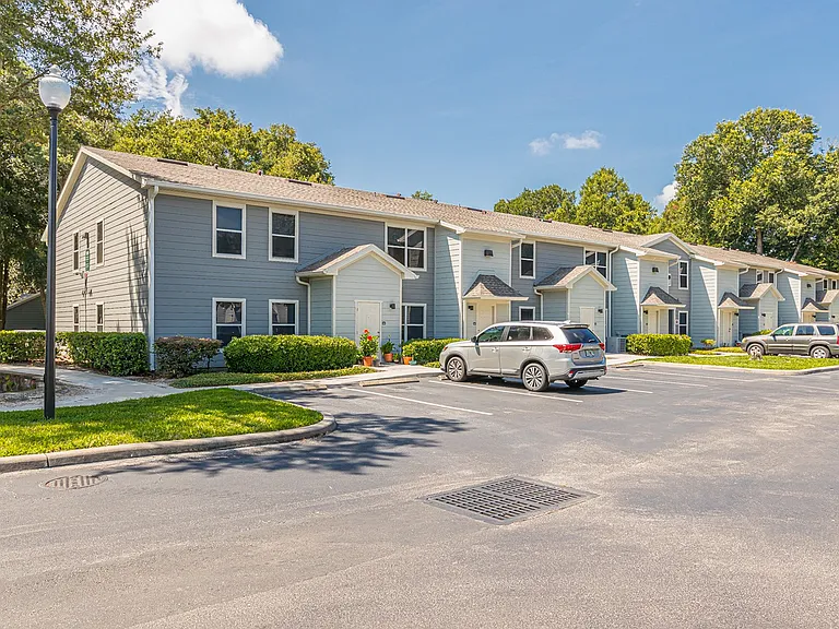 Enclave at Pine Oaks — Photo 24