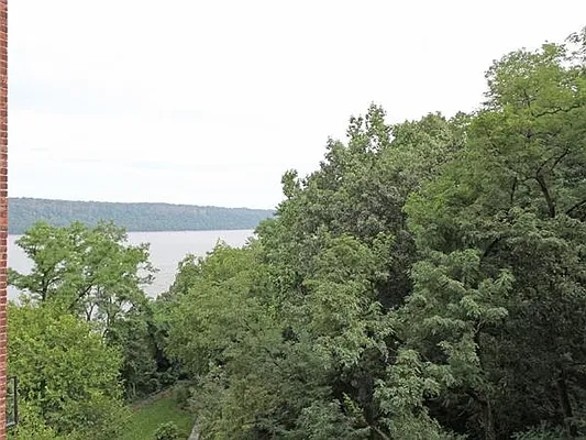 Sold by Exclusive Properties Sotheby's International Realty | media 41