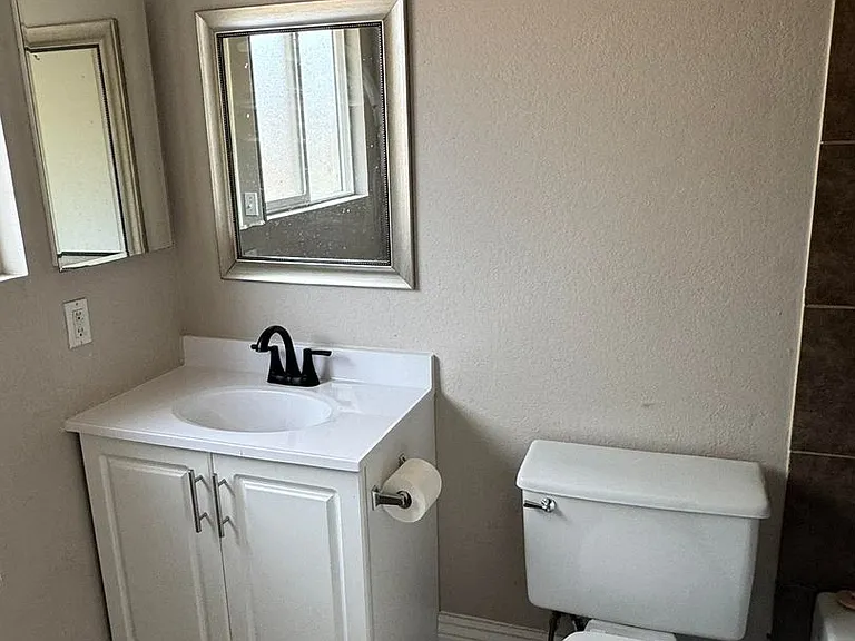 4925 Indian Oaks Ct — Photo 12