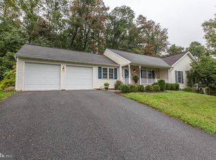 112 Commodore Dr, Bainbridge, PA 17502