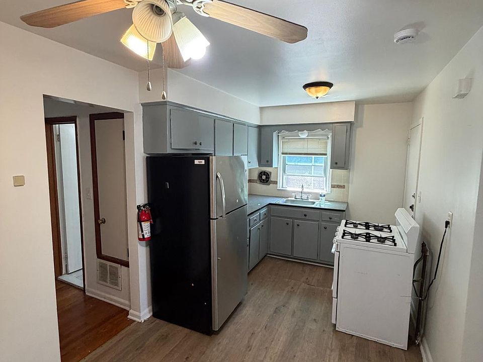 1st image of 526 E 1st Ave #1R