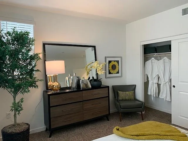Oliva — Photo 8