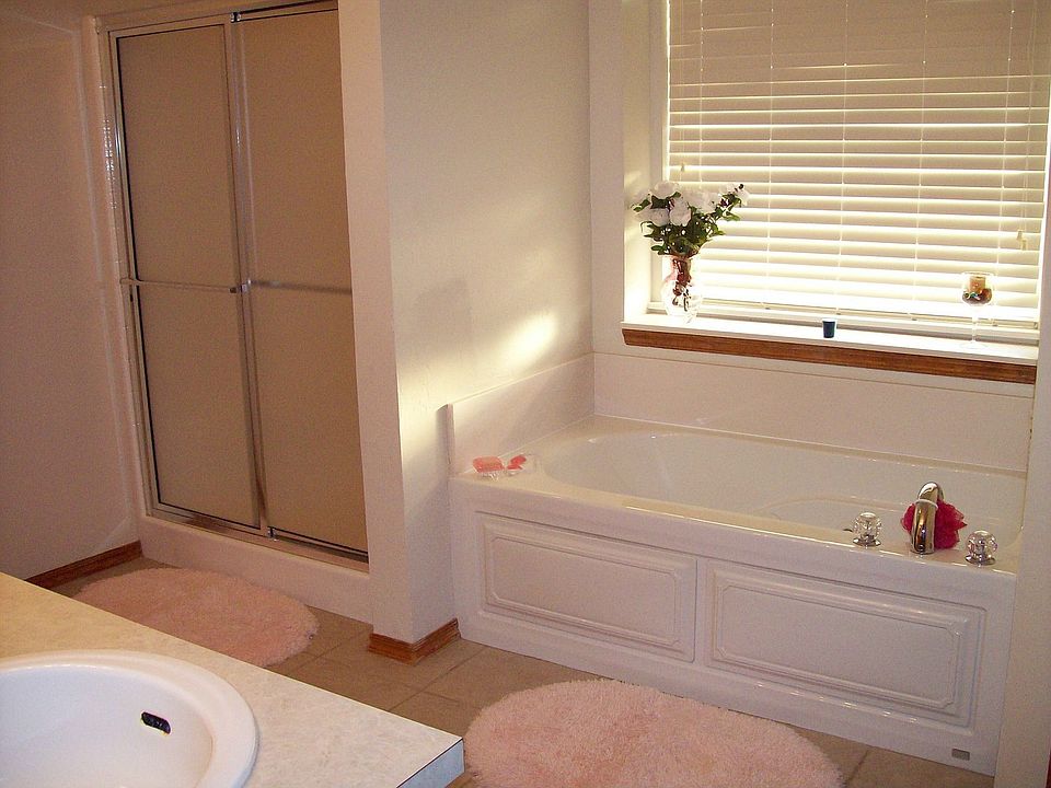 Jetted Tub & Shower in Master Bath