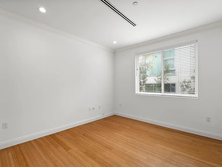 1283 Havenhurst Dr #306 — Photo 12