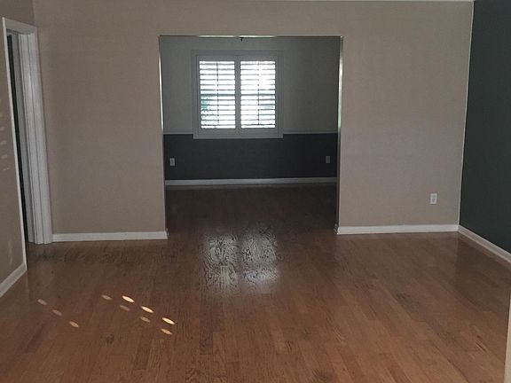 2nd image of 3707 Wyldwoode Ln