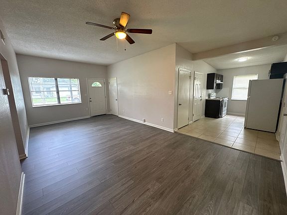 4th image of 1204 Carthage Dr