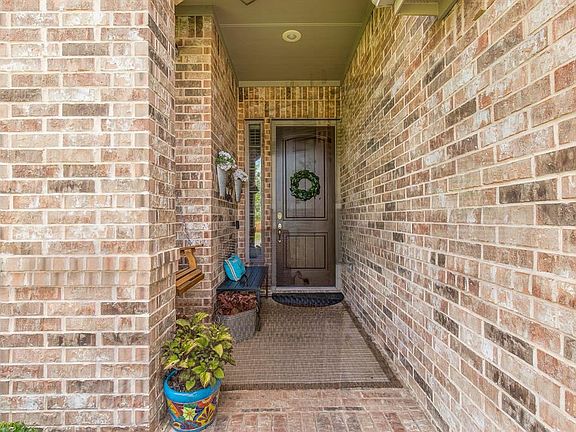 3rd image of 1408 Cashew Ct