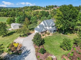 4400 Ridgefield Dr, Villa Ridge, MO 63089