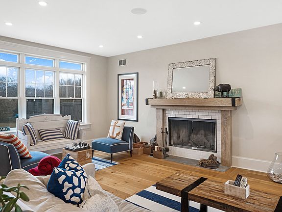 4th image of 53 Seaside Ave