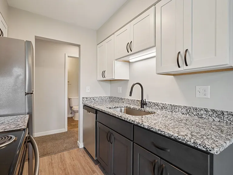 Lydia Rose Apartments — Photo 26