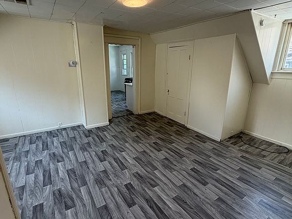 2nd image of 114 Landon St #U