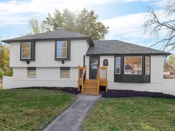 11925 Sycamore Ave, Grandview, MO 64030