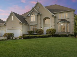 1707 Robert Ln, Naperville, IL 60564