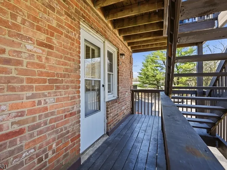 11 Morgan Ln #2A — Photo 2