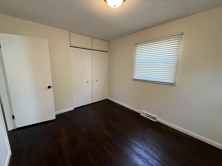 4653 Raymond Ave — Photo 12