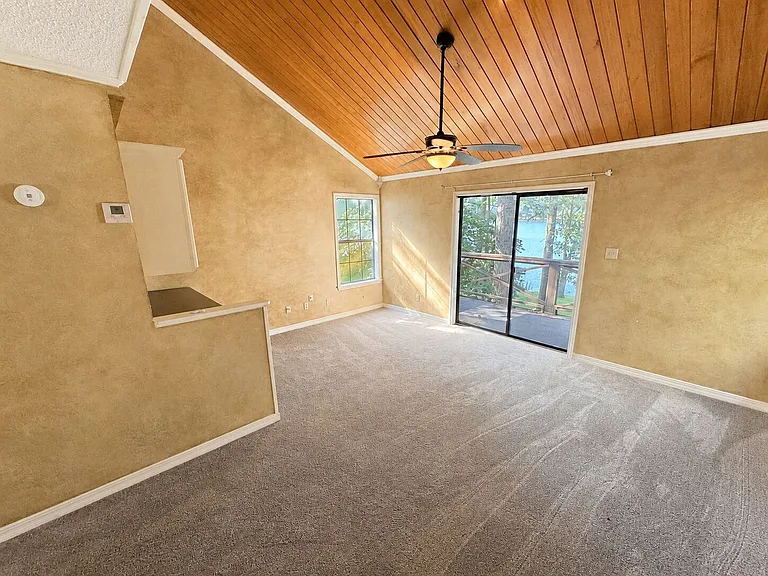 1855 Glen Cove Dr — Photo 6