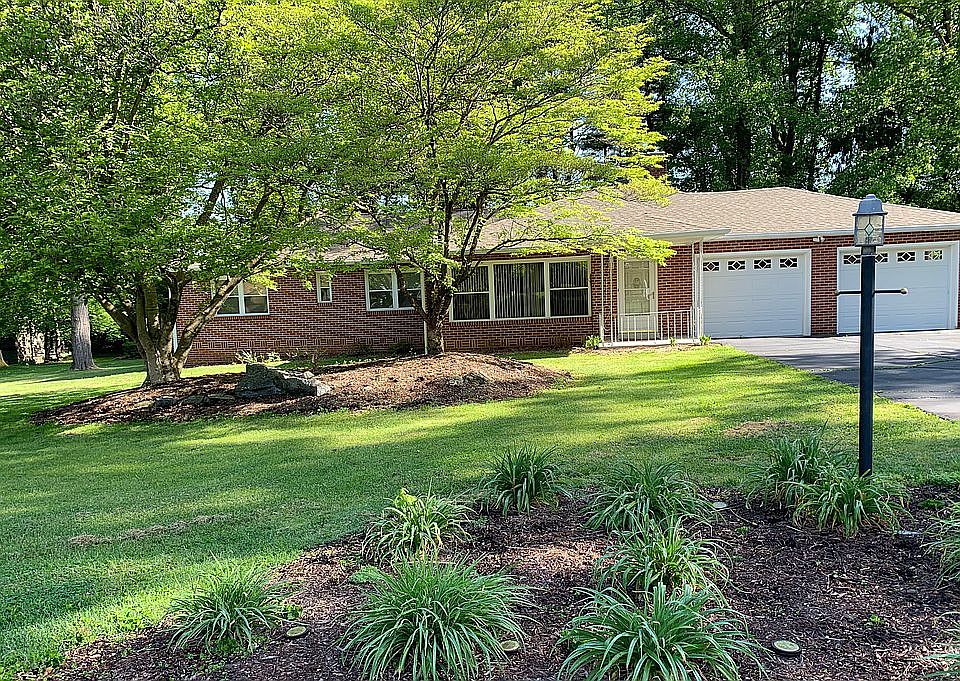 1st image of 3222 Magnolia Dr