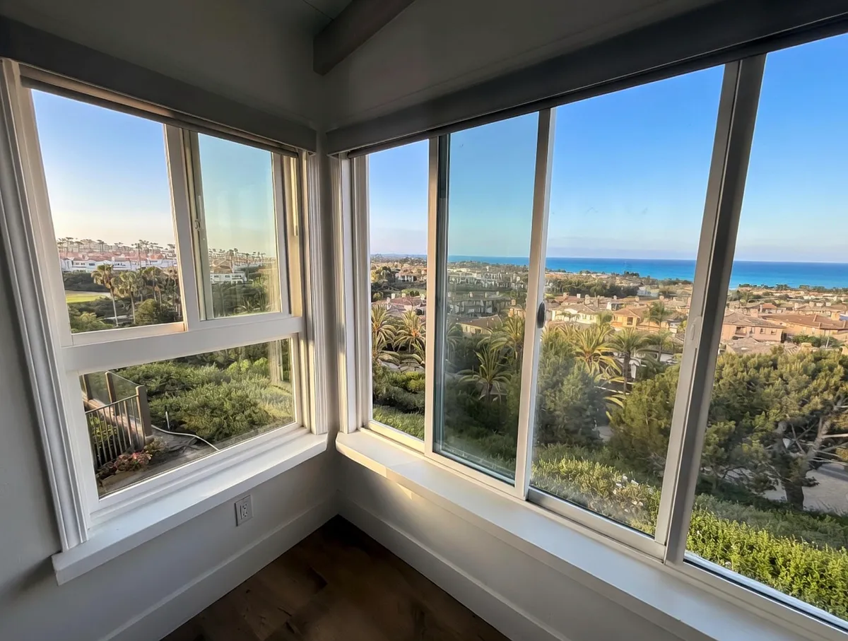 Living room VIEWS! - 38 Corniche Dr #H