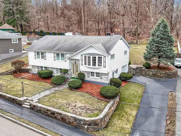 74 Churchill Rd, Quincy, MA 02169