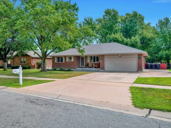 3912 SW Colly Creek Dr, Topeka, KS 66610