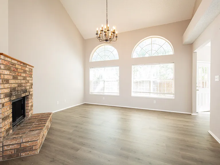 6718 Scarlet Dr — Photo 5