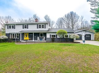 9025 Mulberry Rd, Chesterland, OH 44026