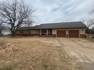 16 Wolf Ln, Tuttle, OK 73089