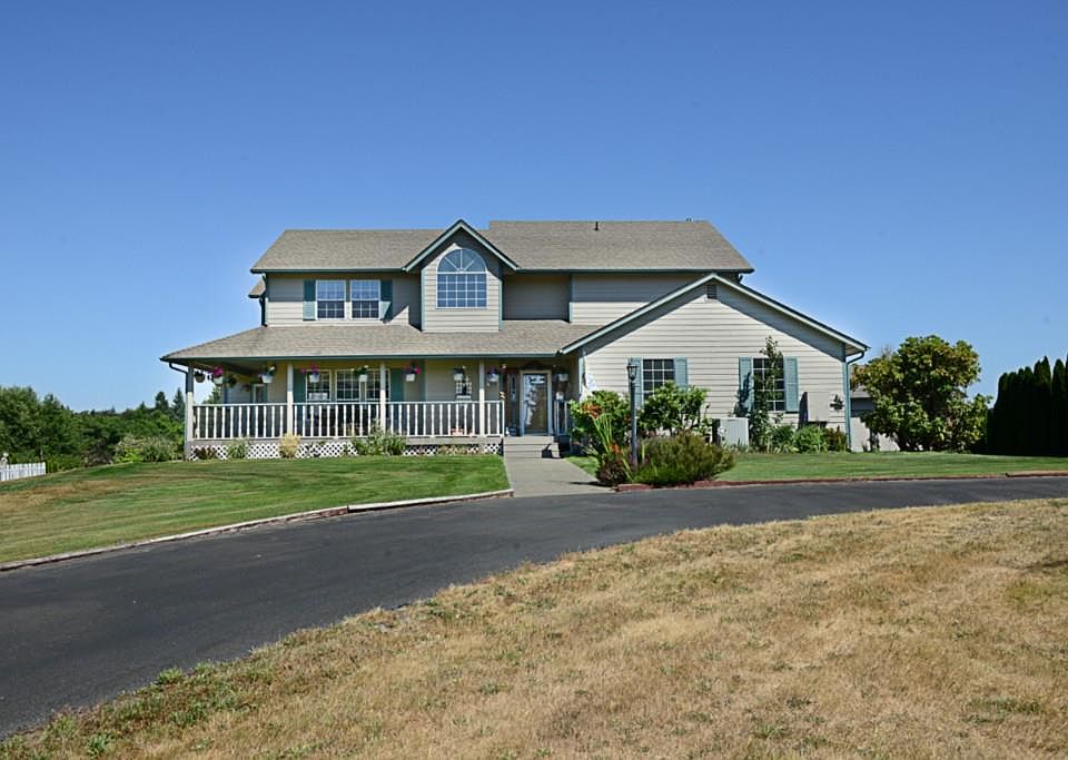 1st image of 2838 Strawberry Ln NE