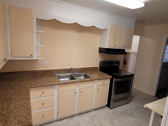 2nd image of 115 N Washington Ave