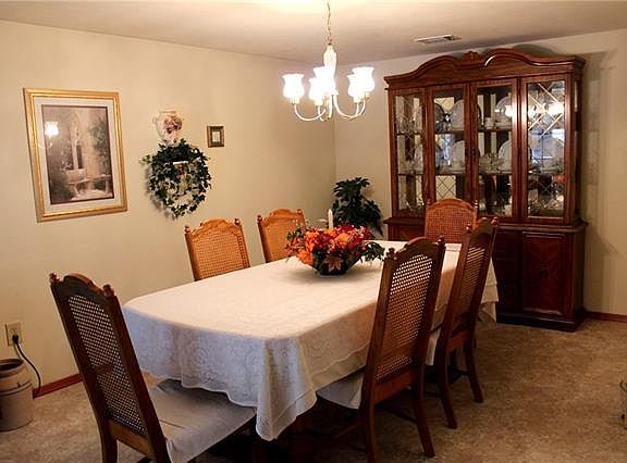 3rd image of 1217 Hillside Dr