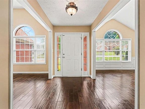 4th image of 2075 Heatherton Rd