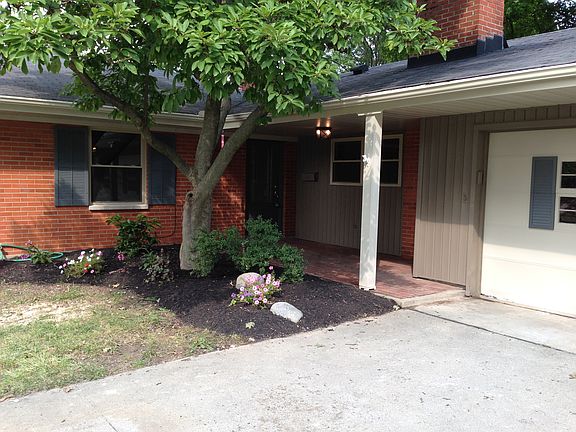 2nd image of 2050 Hamlet Dr