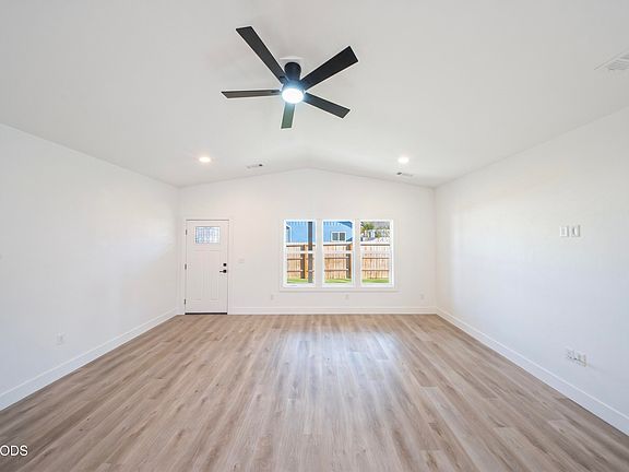 5th image of 465 Arnos St