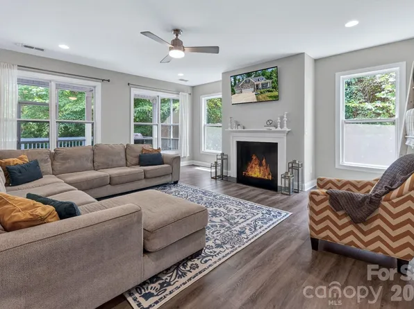 172 Butler Dr, Mooresville, NC 28115