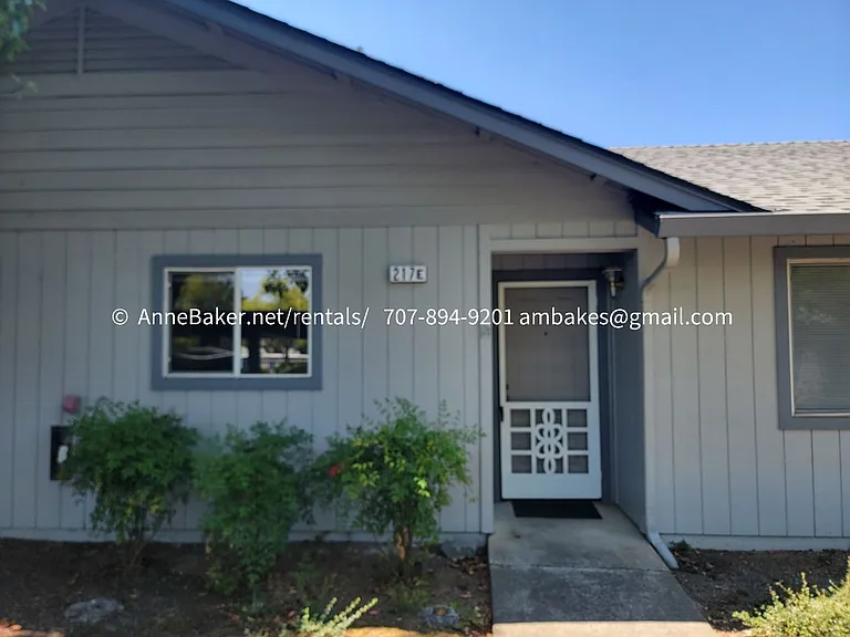 217 Elbridge Ave E — Photo 16