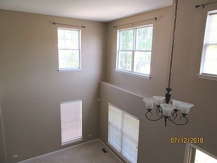 4th image of 1152 Lakewood Cir
