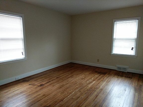 4th image of 302 E Lake Dr APT B