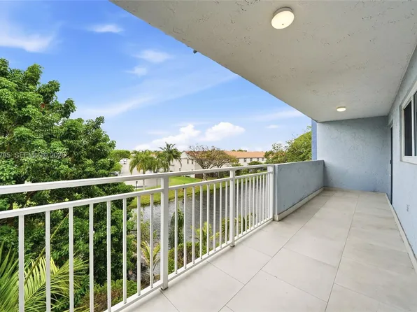 9375 Fontainebleau Blvd APT L301, Miami, FL 33172