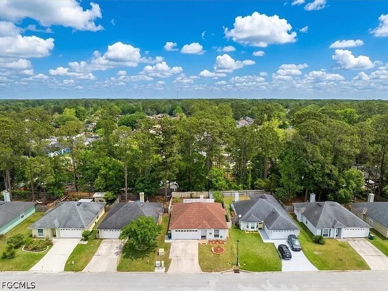 11179 Bentley Trace Ln E — Photo 17