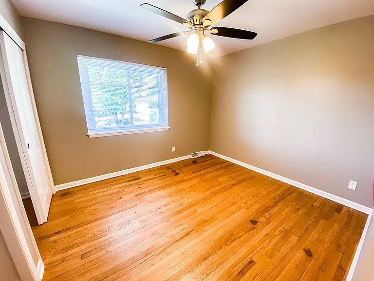 921 Magnolia Ln #4 — Photo 8