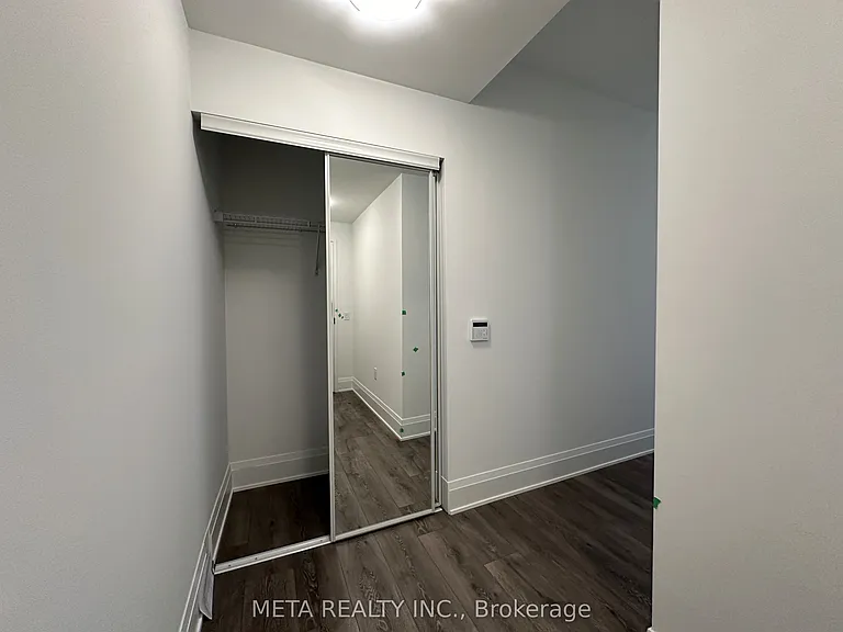 105 Oneida Cres #2710 — Photo 5