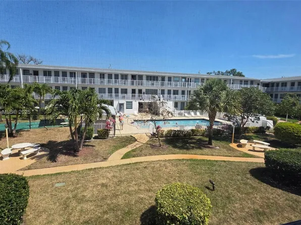 15610 NE 6th Ave APT 18C, North Miami Beach, FL 33162