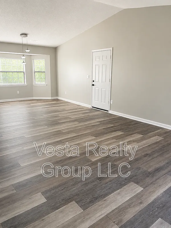 Building Photo - 105 Dailey Mill Rd
